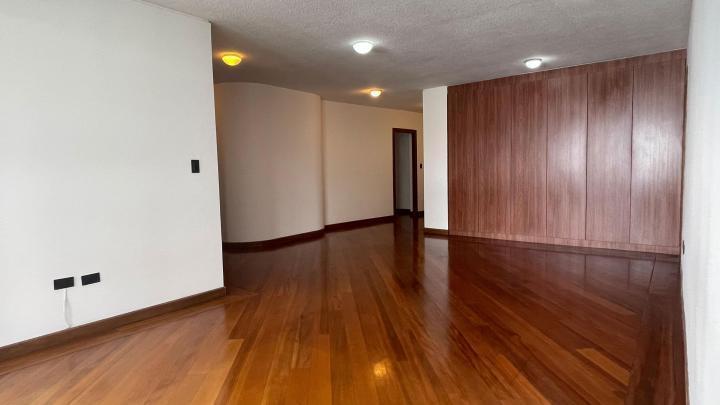 Venta Departamento 389 m² en González Suárez – Vista Panorámica — imagen 4