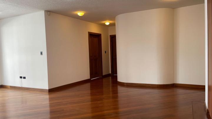 Venta Departamento 389 m² en González Suárez – Vista Panorámica — imagen 3