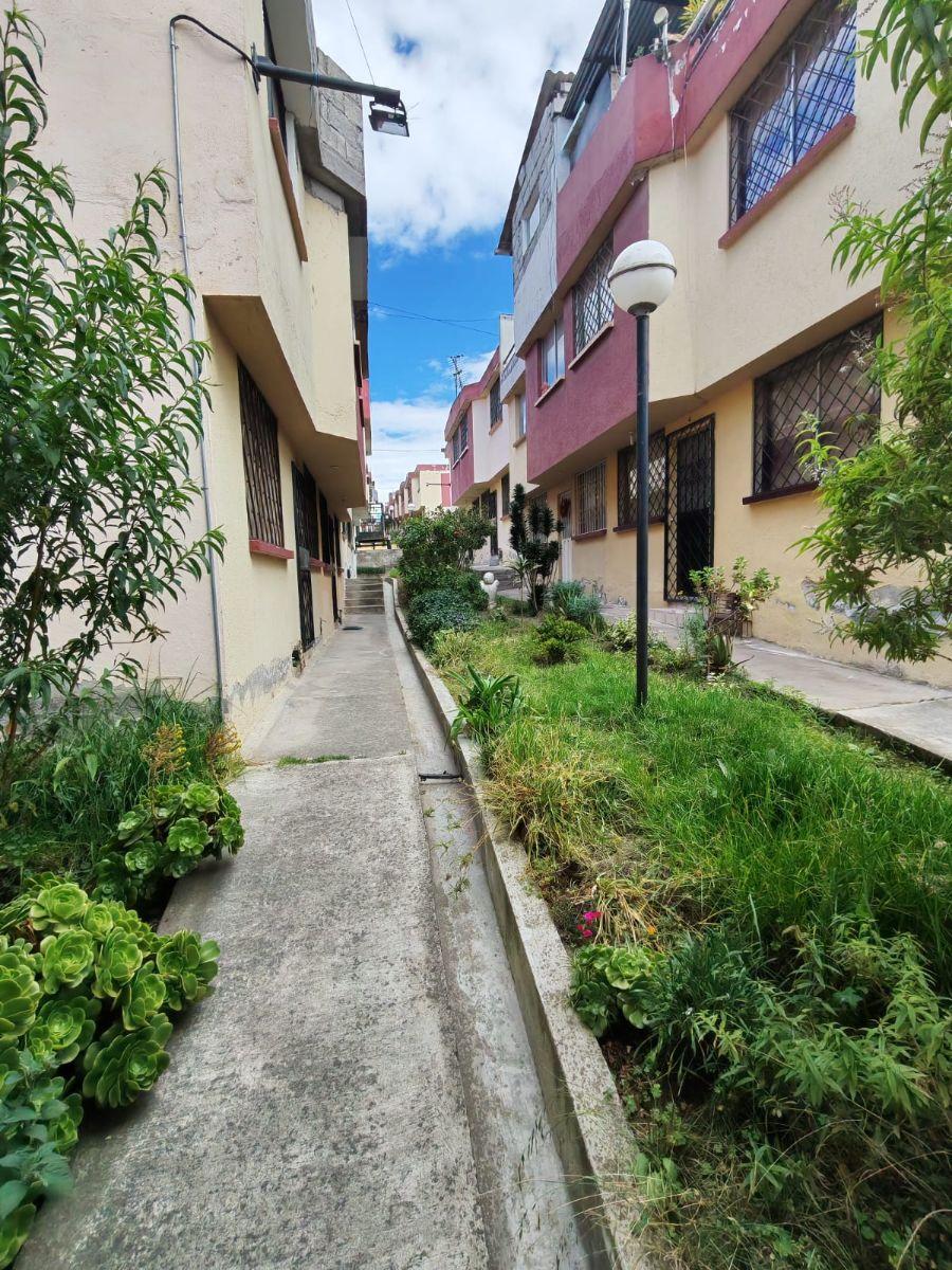 Calderon Casa Esquinera en Venta / Conjunto Las Gardenias — imagen 6