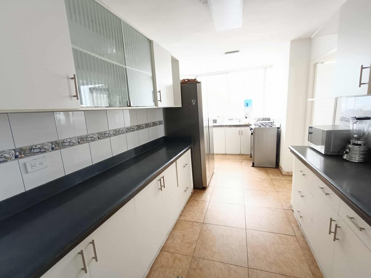 Vendo Departamento con Espectacular Vista Al Mar en Malecon de Chipipe Salinas — imagen 7