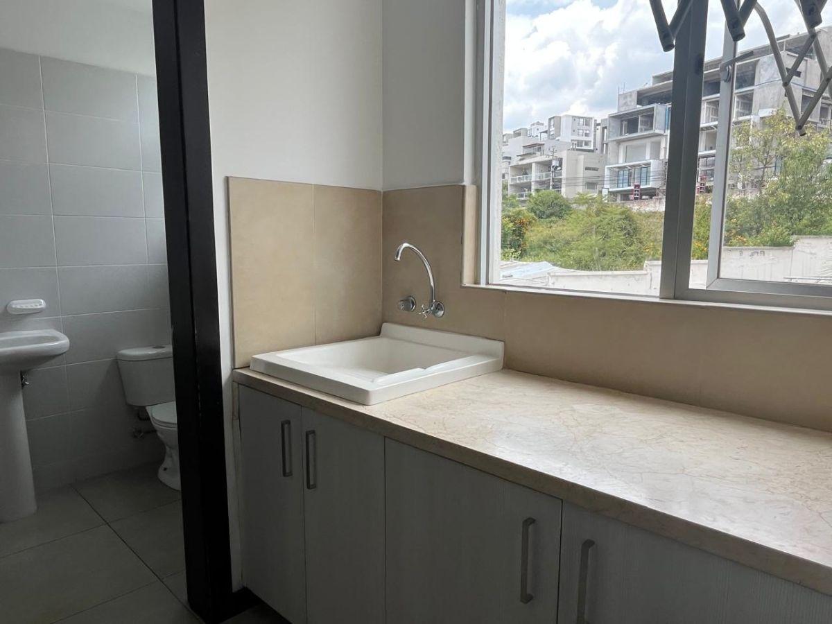 De Renta o Venta Hermoso Departamento Pent House de Lujo en Sta. Lucia Alta /cumbaya - 3 Dorm. — imagen 4