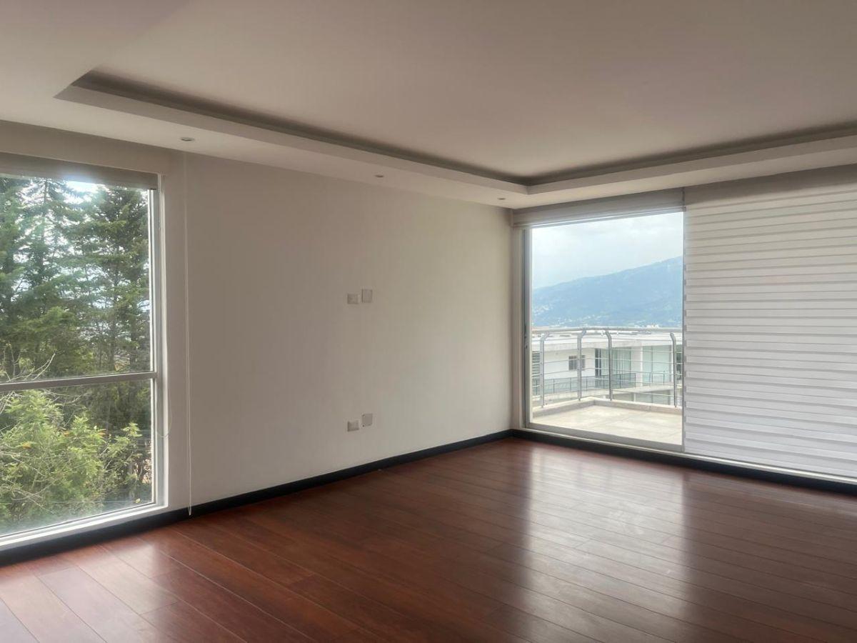 De Renta o Venta Hermoso Departamento Pent House de Lujo en Sta. Lucia Alta /cumbaya - 3 Dorm. — imagen 3