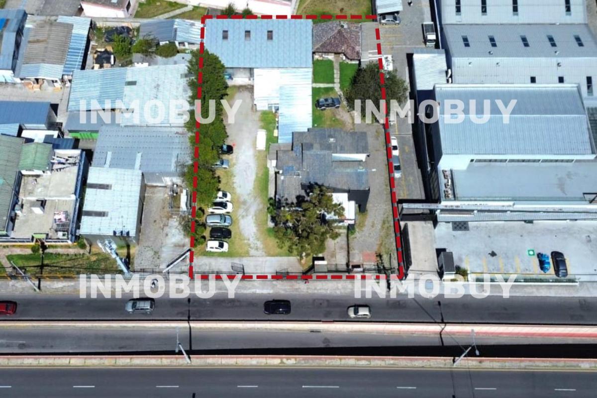 Vendo Terreno con Oficinas y Vivienda en La Av Galo Plaza Lasso — imagen 9