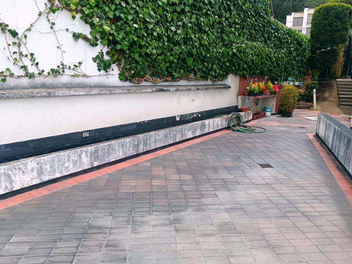 Oportunidad Bosque Quito Tenis, Hermoso Amplio Dpto. $142. 000, Oo — imagen 2