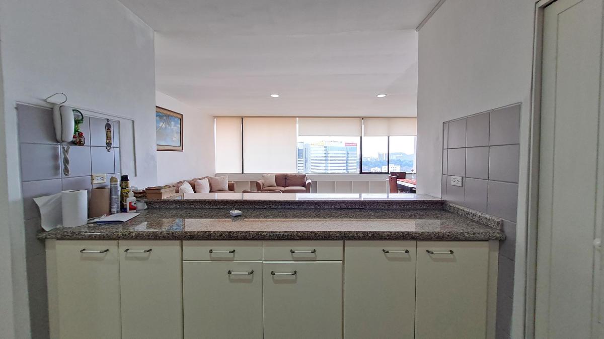 Departamento en Venta o Alquiler con 2 Dorm. y Parqueo - Torre Colon 1, Guayas — imagen 5