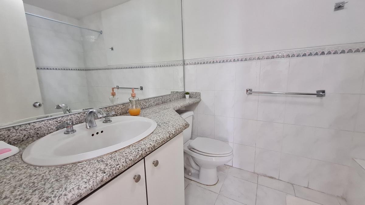 Departamento en Venta o Alquiler con 2 Dorm. y Parqueo - Torre Colon 1, Guayas — imagen 2