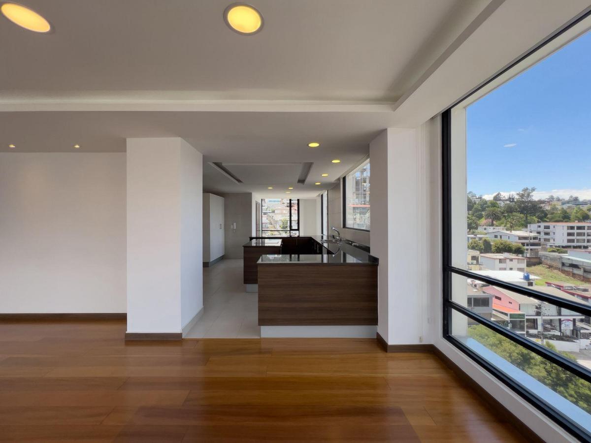 Oportunidad Departamento en Venta en Quito El Batán con Vista — imagen 4
