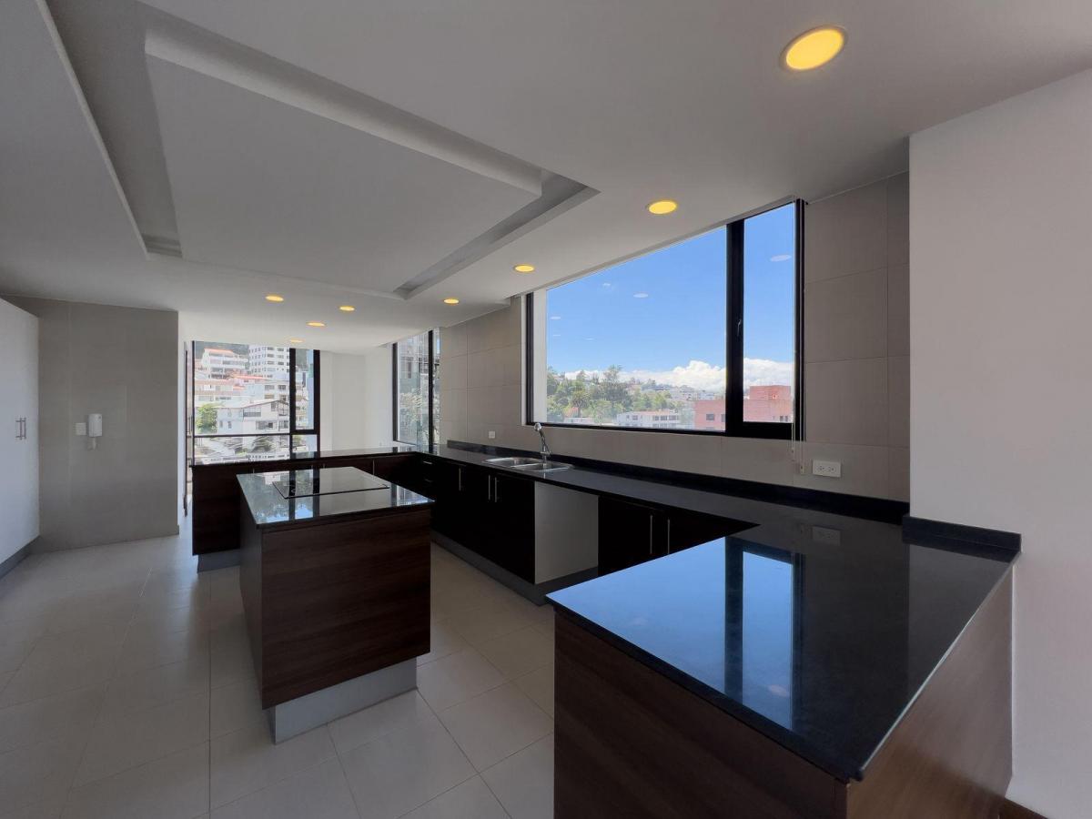 Oportunidad Departamento en Venta en Quito El Batán con Vista — imagen 2