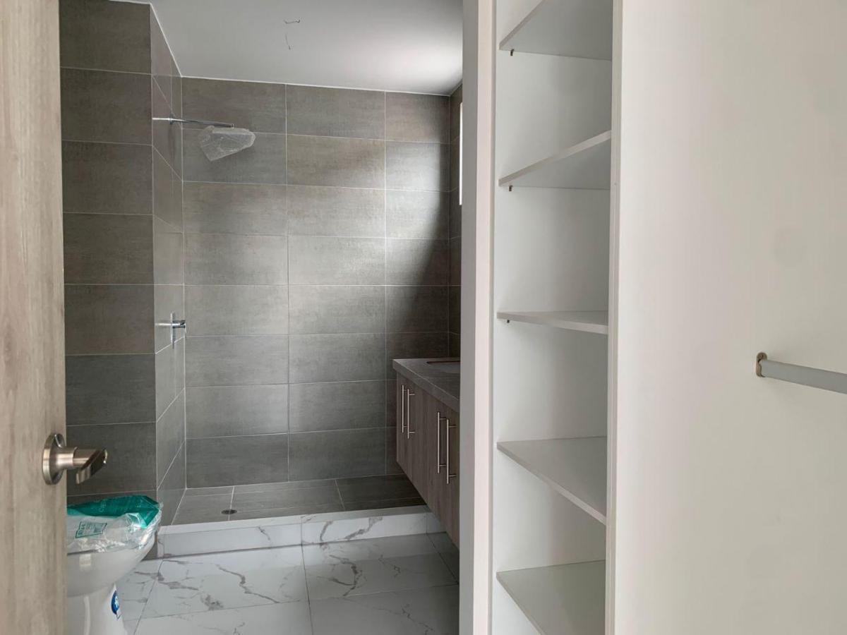 En Venta Hermosa Casa de Estreno en Urb. Millenium Village, Guayas — imagen 2