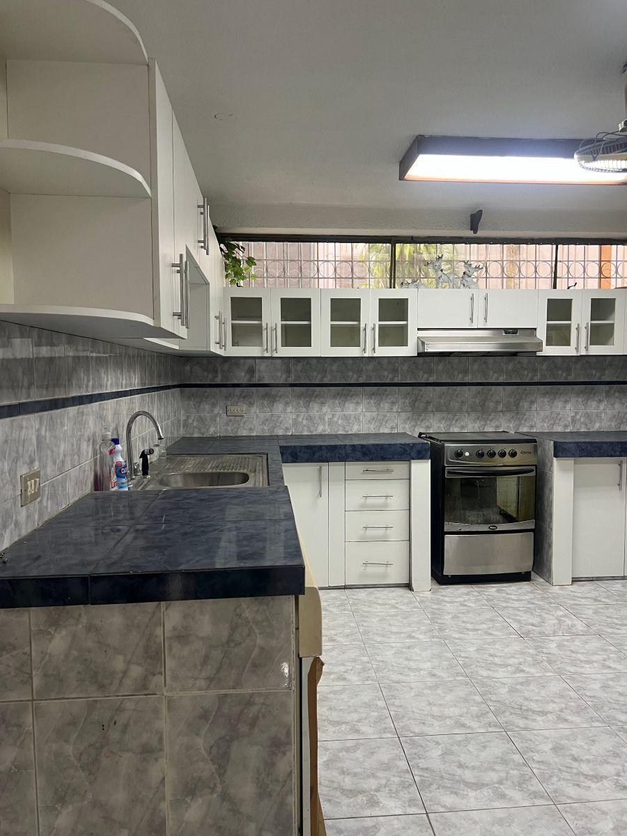 Vendo en Lomas de Urdesa, Lindo Departamento con Vista a Guayaquil, Guayas — imagen 9