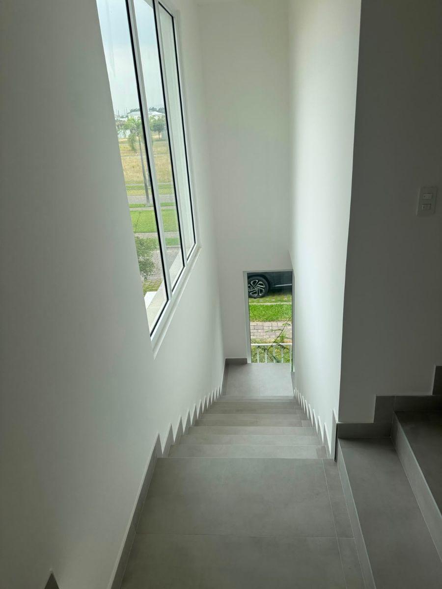 Aires Norte Casa de 255 m² con 4 Dorm. en Venta en Samborondón, Guayas — imagen 2