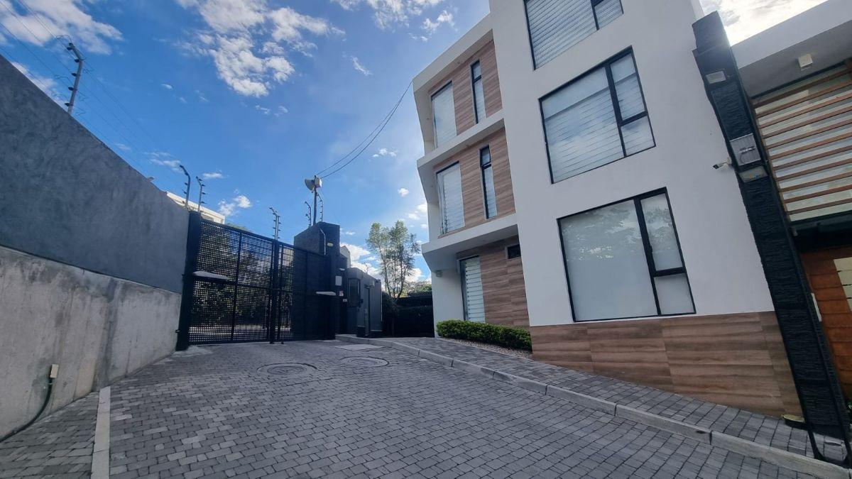 Vendo Amplio Departamento de 125 m² de 3 Dorm. en Tumbaco — imagen 10