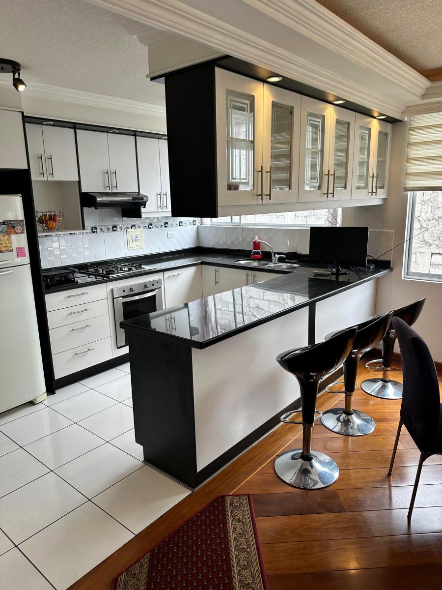 Acogedor Departamento de Venta Monteserrin — imagen 9