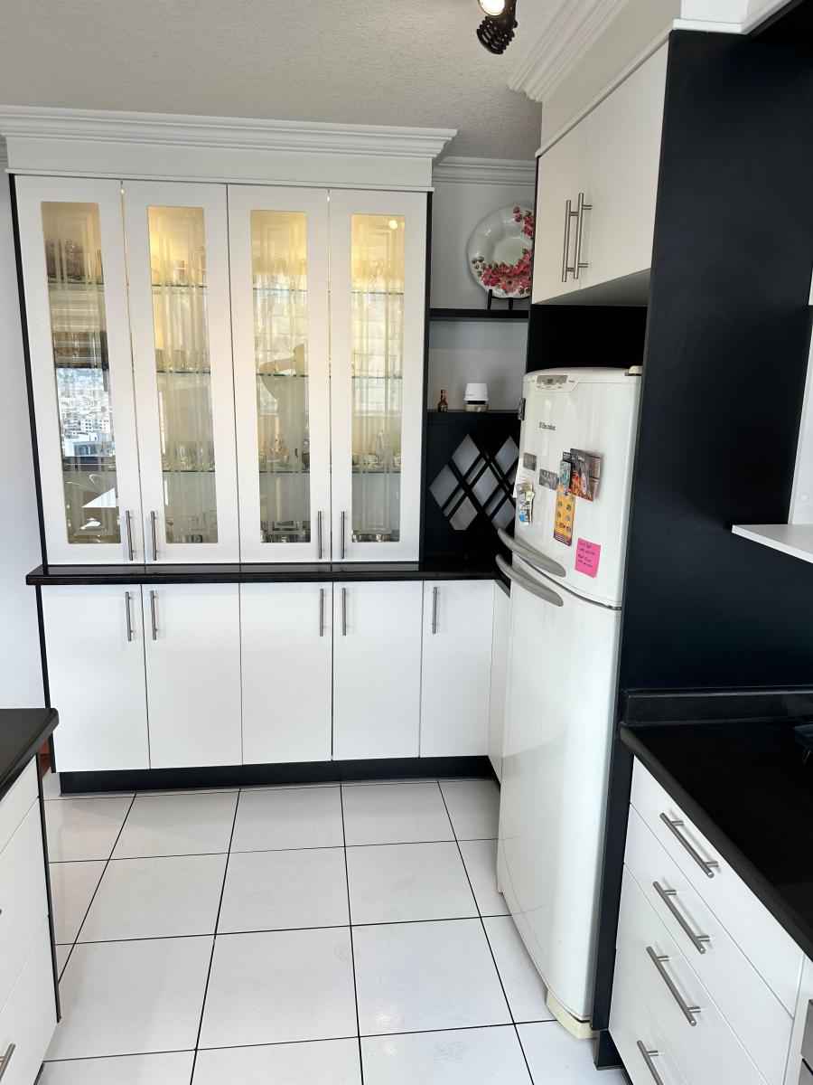 Acogedor Departamento de Venta Monteserrin — imagen 7