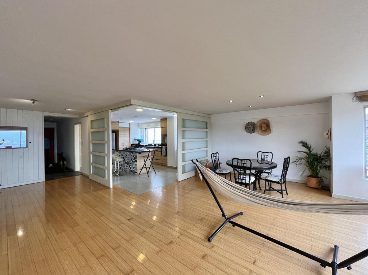 Departamento de Venta Semi Remodelado con Vista a Guápulo Sobre Gonzalez Suarez — imagen 7