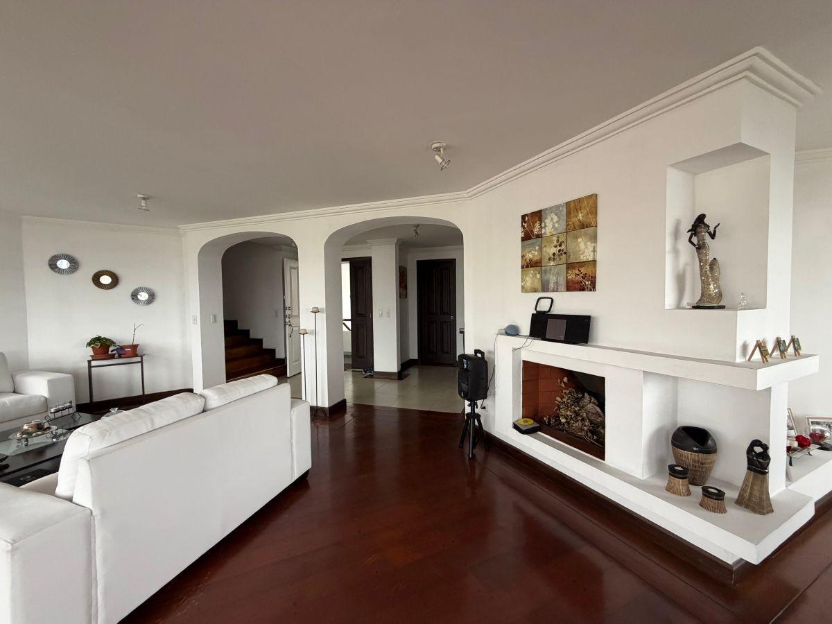 Departamento en Venta 3 Dorm. Amplia Terraza con Vista, Urbanización El Condado — imagen 7