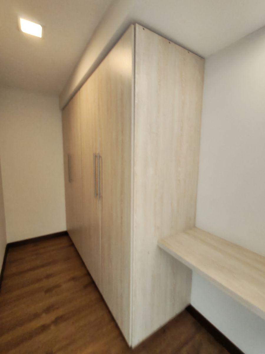Departamento Duplex a La Venta Av Primero de Mayo con Terraza, Azuay — imagen 3