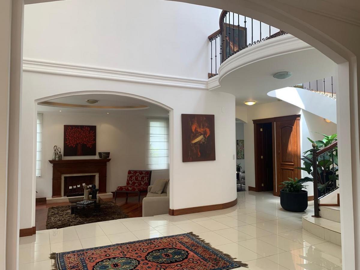 Casa de Venta en Cumbayá. Via Santa Ines — imagen 7