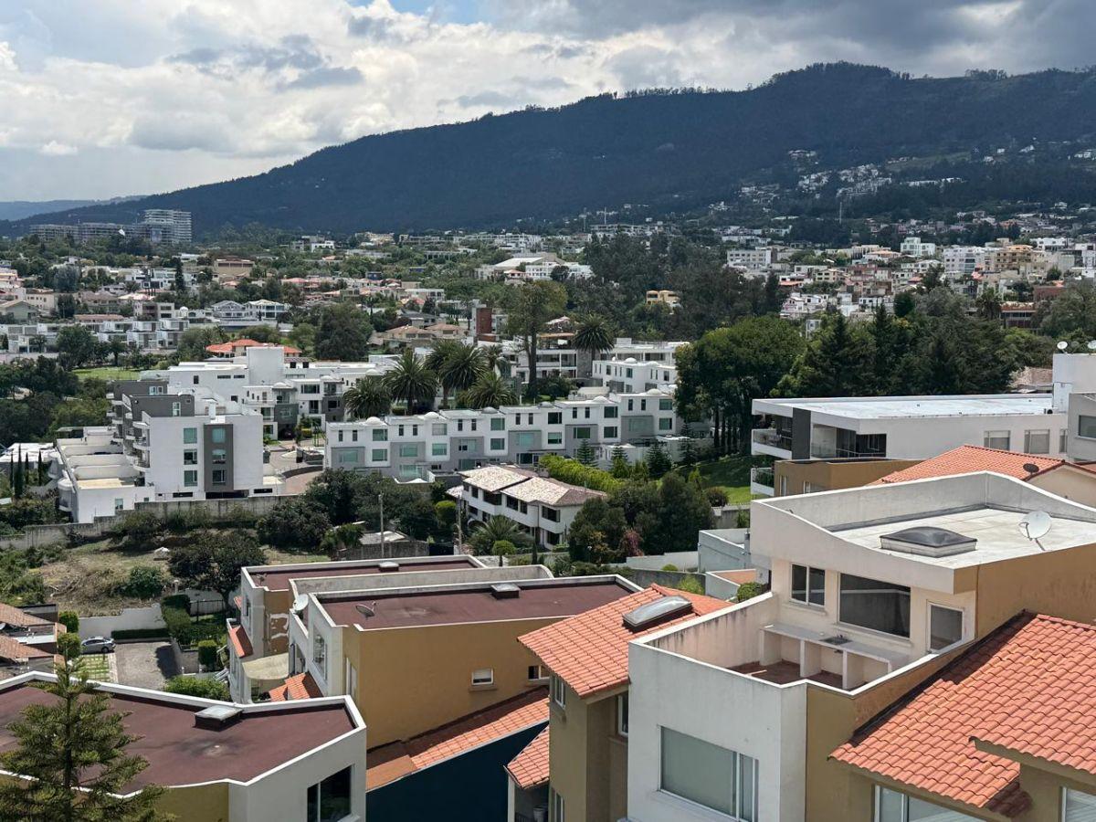 Cumbayá, Vendo Lindo Apartamento de 156 m² en Pb. 2 Dorm, Terraza, Linda Vista y Buena Ubicación — imagen 5