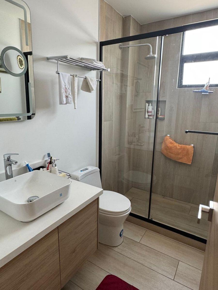 Cumbayá, Vendo Lindo Apartamento de 156 m² en Pb. 2 Dorm, Terraza, Linda Vista y Buena Ubicación — imagen 2