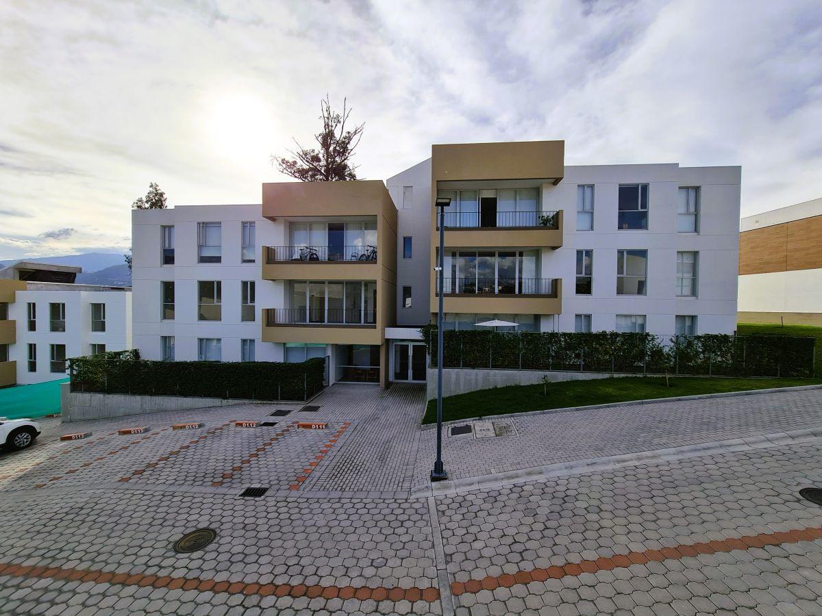 En Venta Departamento por Estrenar con Jardín en Tumbaco — imagen 10
