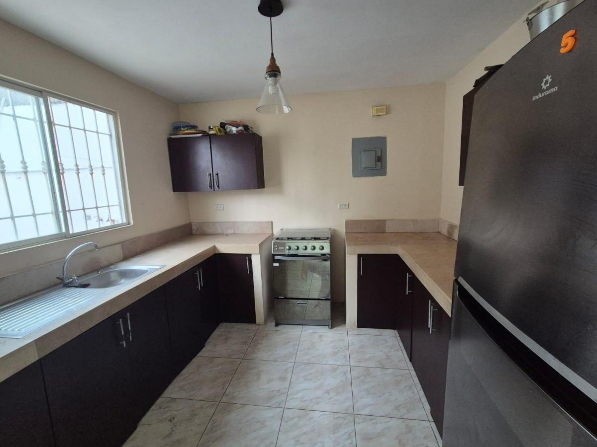 Casa en Venta, Urbanizacion Malaga 2, Via Salitre, Lisr, Guayas — imagen 8