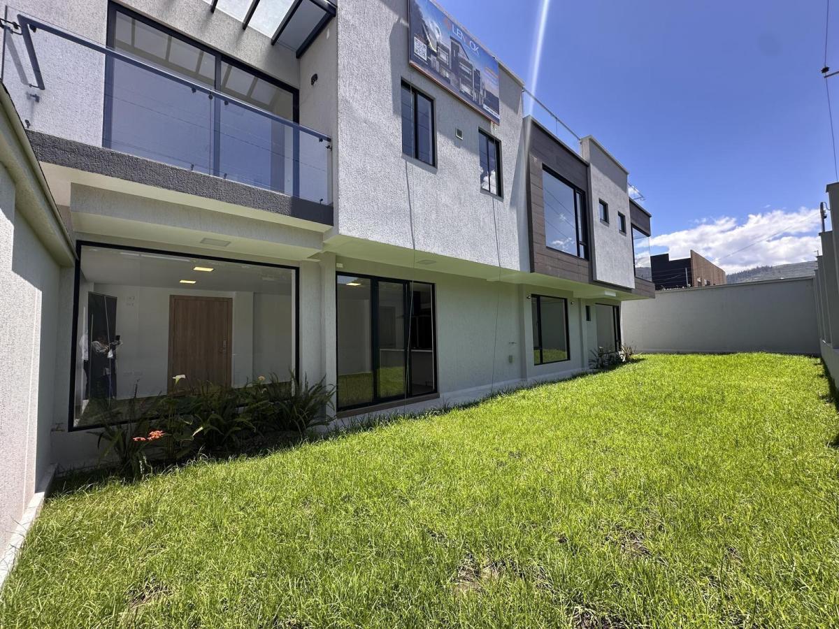 Departamento en Venta por Estrenar Dentro de Urbanización Sector Lumbisi — imagen 10