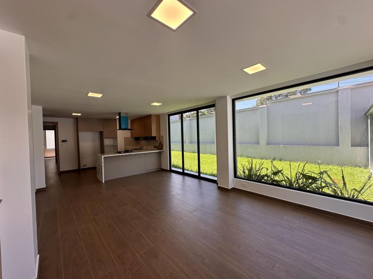 Departamento en Venta por Estrenar Dentro de Urbanización Sector Lumbisi — imagen 8
