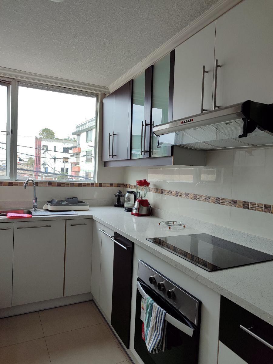 Vendo Moderno y Remodelado Departamento en Quito — imagen 9
