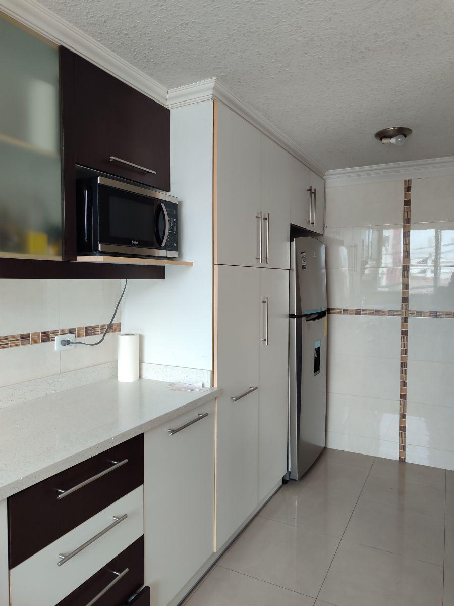 Vendo Moderno y Remodelado Departamento en Quito — imagen 8