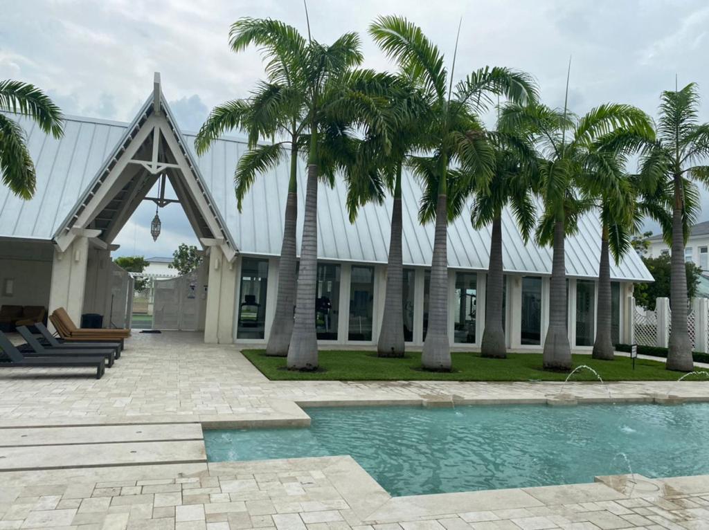 Casa en Venta - Aires de Batán (Con Piscina, Vista Al Lago y Área Social) - Sambo, Guayas — imagen 2