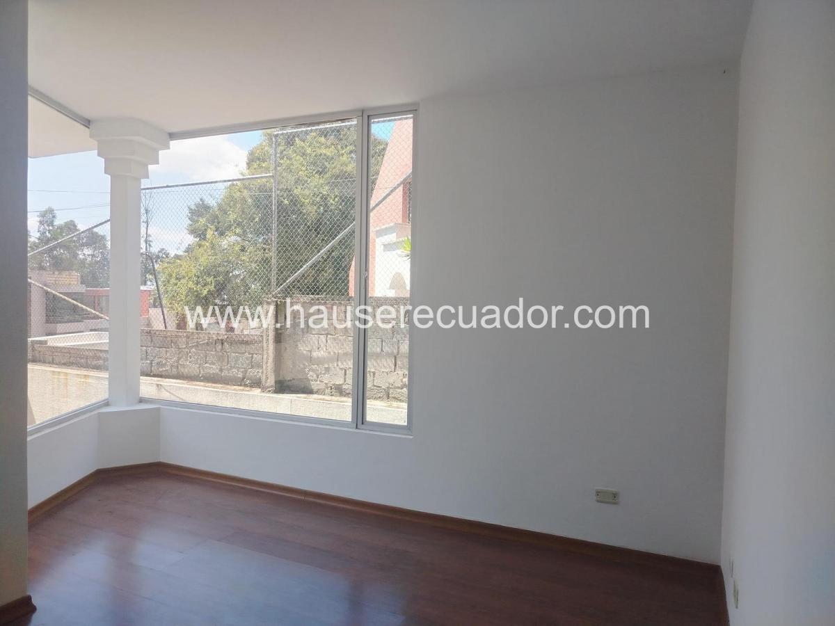 Departamento en Venta I 3 Dorm. I El Condado I en Urbanización a 5 Minutos del Condado Shopping. Provincia de Pichincha — imagen 9