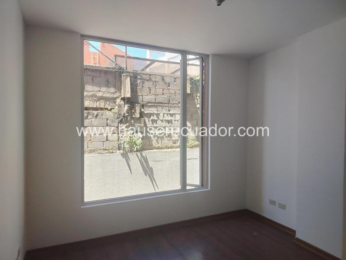 Departamento en Venta Urbanización El Condado a 5 Minutos del Mall Condado Shopping. Provincia de Pichincha — imagen 2