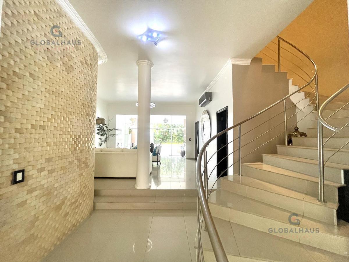 Venta de Casa en Samborondón. Área Bbq - Piscina - My. Z, Guayas — imagen 5