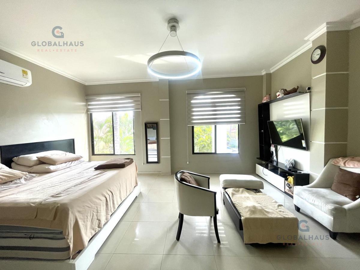 Venta de Casa en Samborondón. Área Bbq - Piscina - My. Z, Guayas — imagen 3