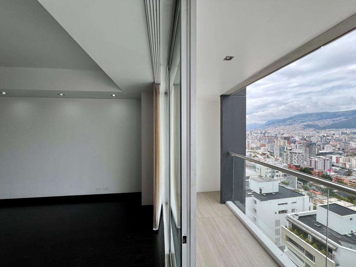 En Venta Departamento con Terraza Vista de Lujo - Gonzalez Suárez — imagen 7