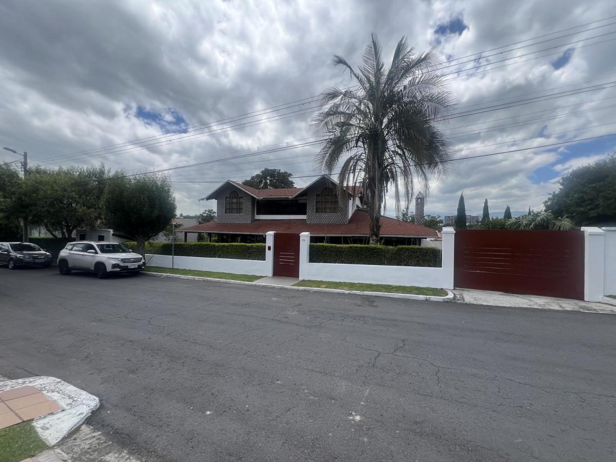 Cumbayá Casa de Venta Sector Cerveceria — imagen 10