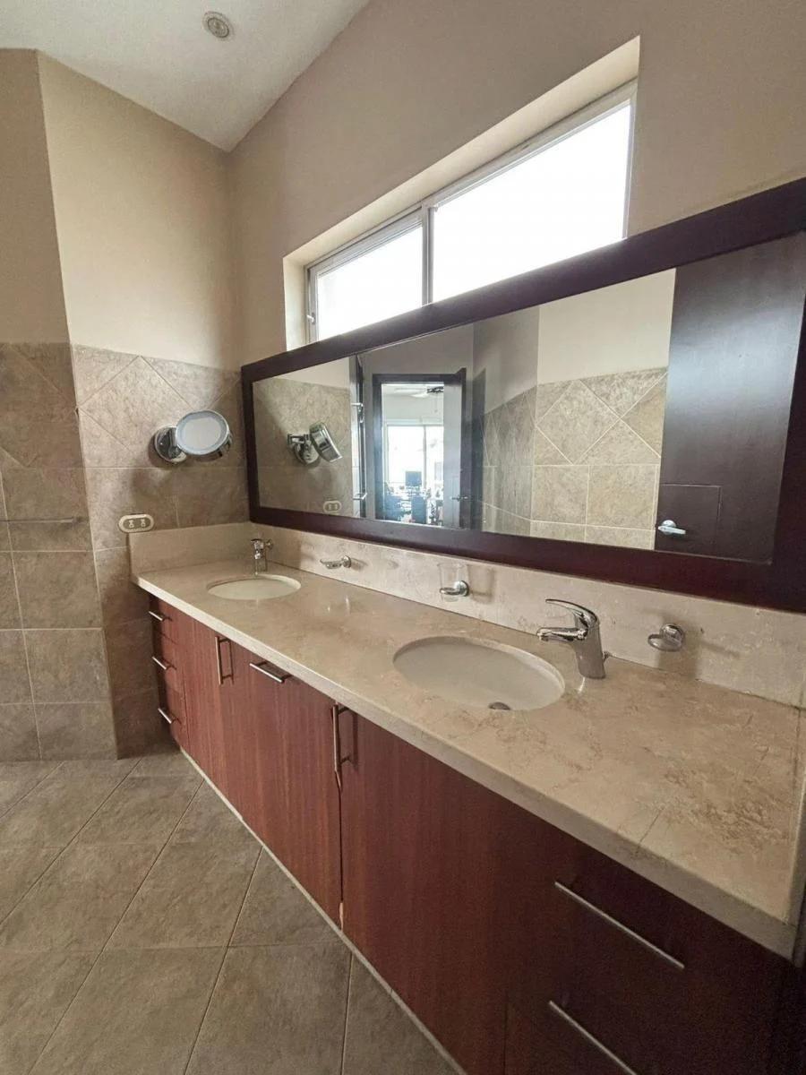 Samborondón Km 3.5, Urb. San Isidro Casa en Venta, Guayas — imagen 7