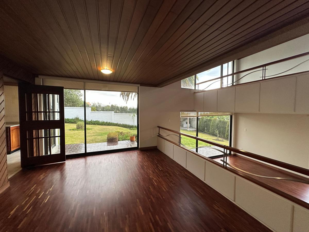 Casa de Venta en Quito, Sector de Cumbaya — imagen 6