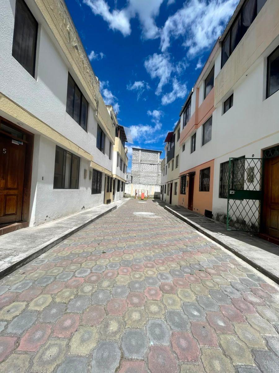 Casa en Venta 3 Dorm., Garage: Calderon — imagen 10