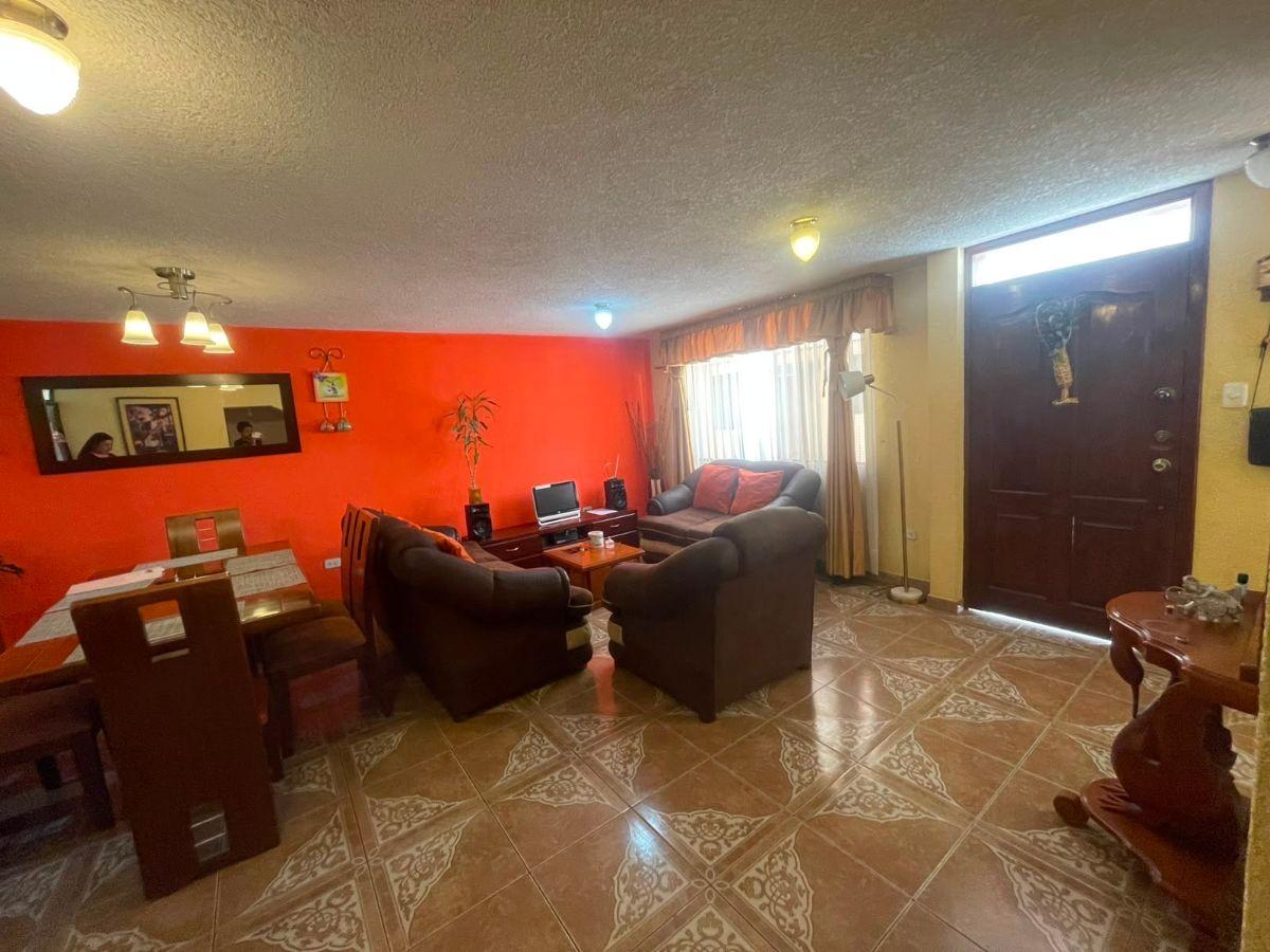 Casa en Venta 3 Dorm., Garage: Calderon — imagen 9