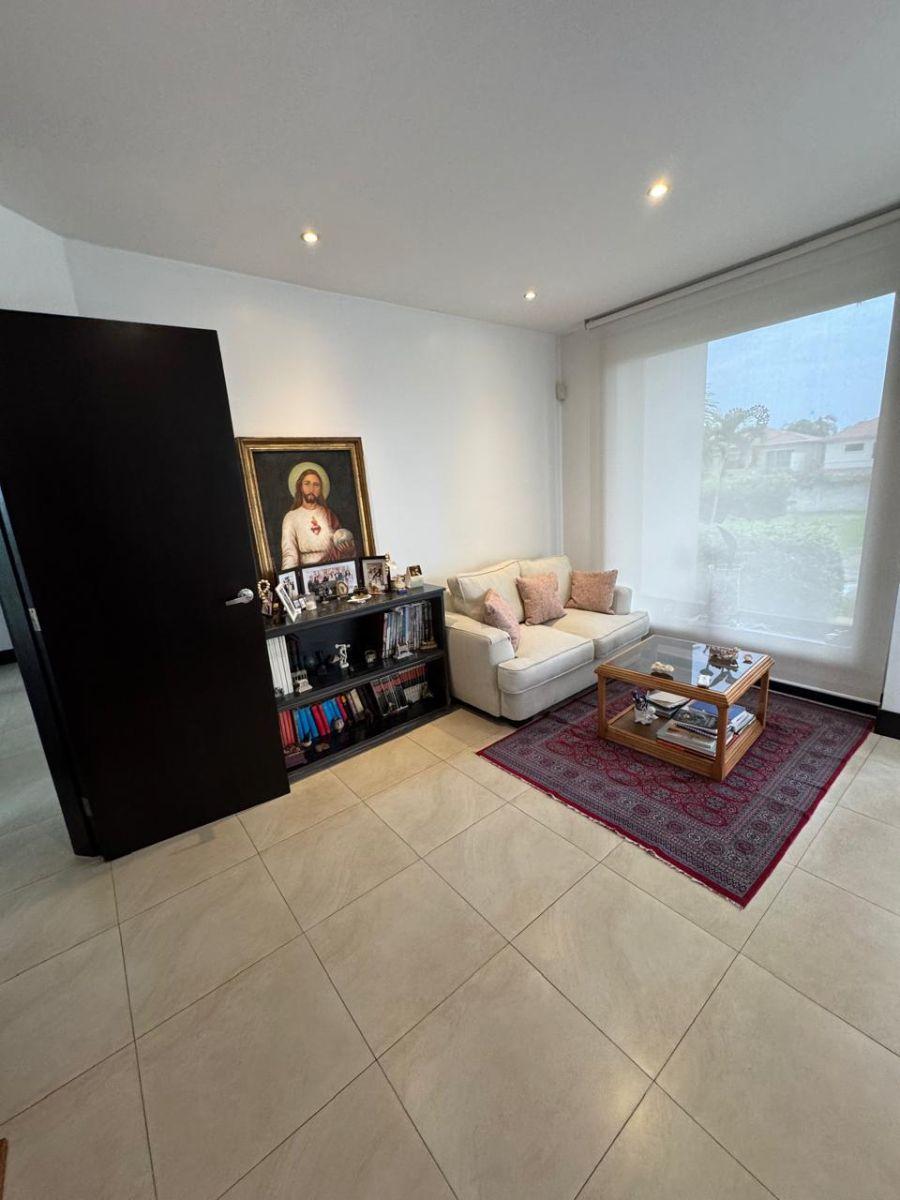 Casa con 480 m² en Venta con 3 Recámaras en Samborondón, Guayas — imagen 6