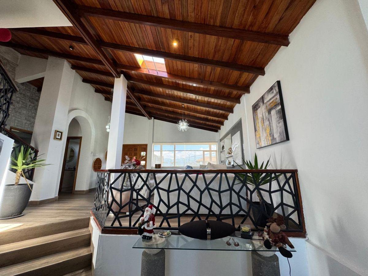 En Venta Casa con Piscina en Puembo — imagen 4