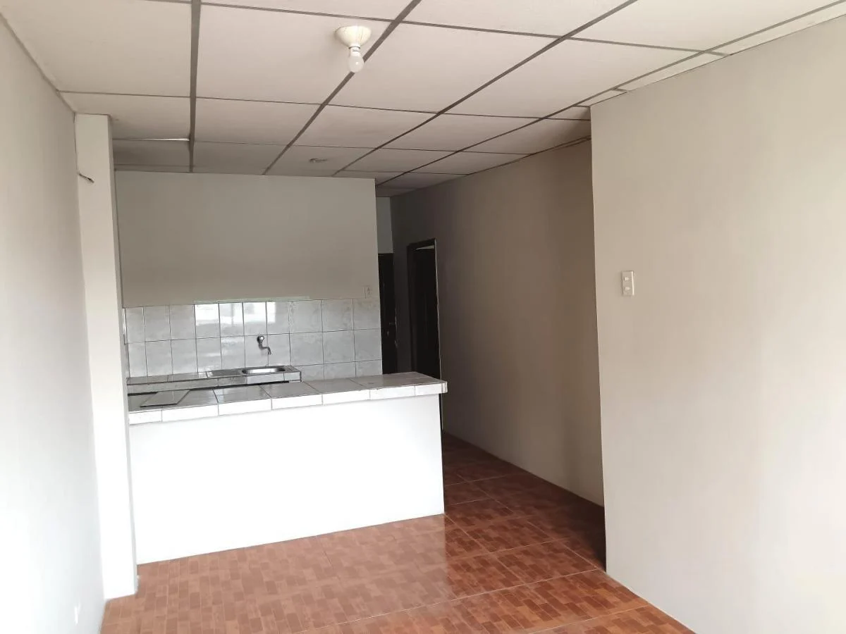 Casa Rentera de Venta en Sauces 5, 3 Departamentos y 1 Local. Guayas — imagen 9