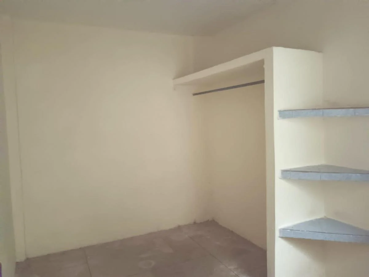 Casa Rentera de Venta en Sauces 5, 3 Departamentos y 1 Local. Guayas — imagen 2