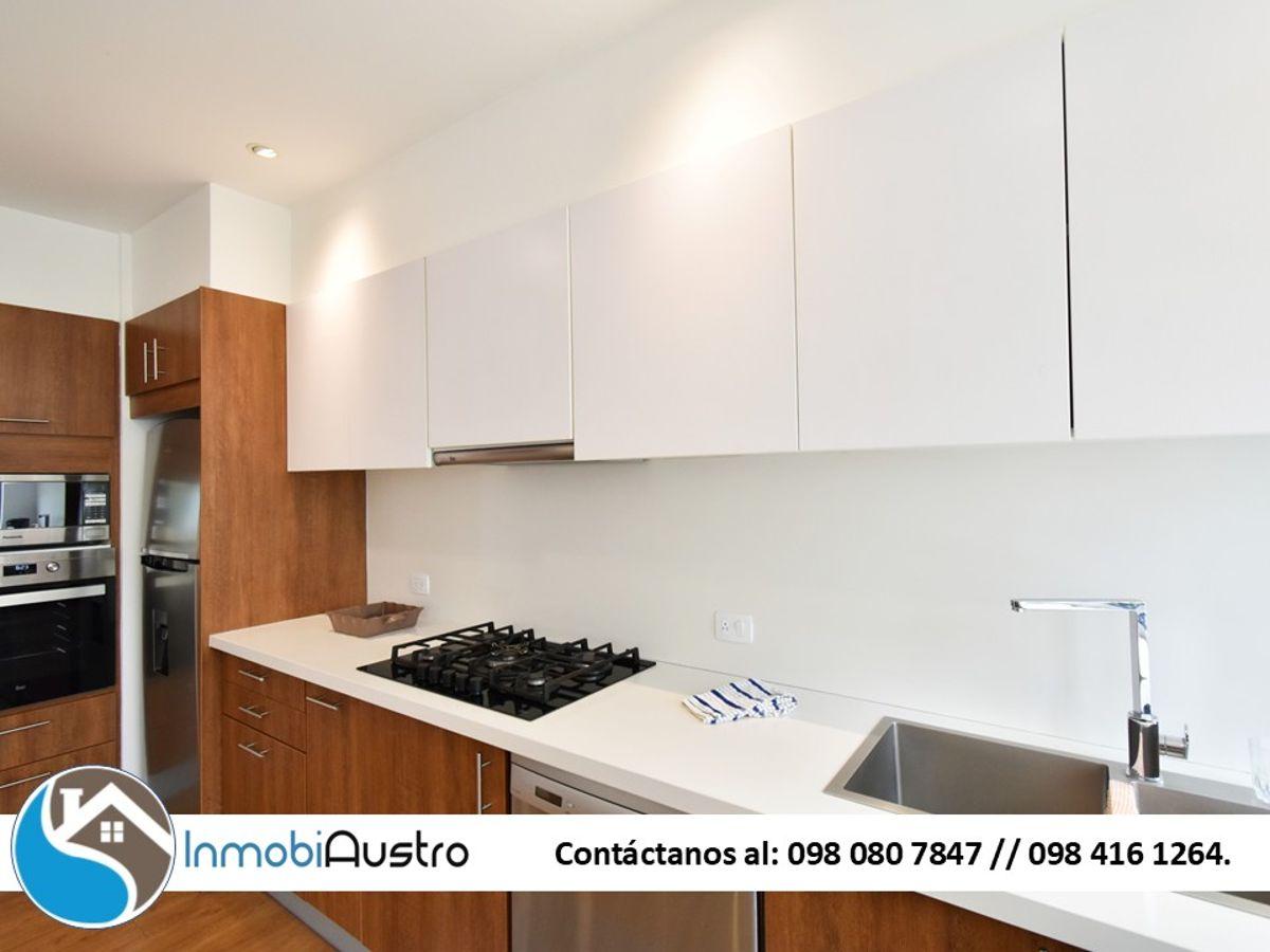 Av 24 de Mayo, Venta de Hermosa Suite Cerca de La Uda, Azuay — imagen 8