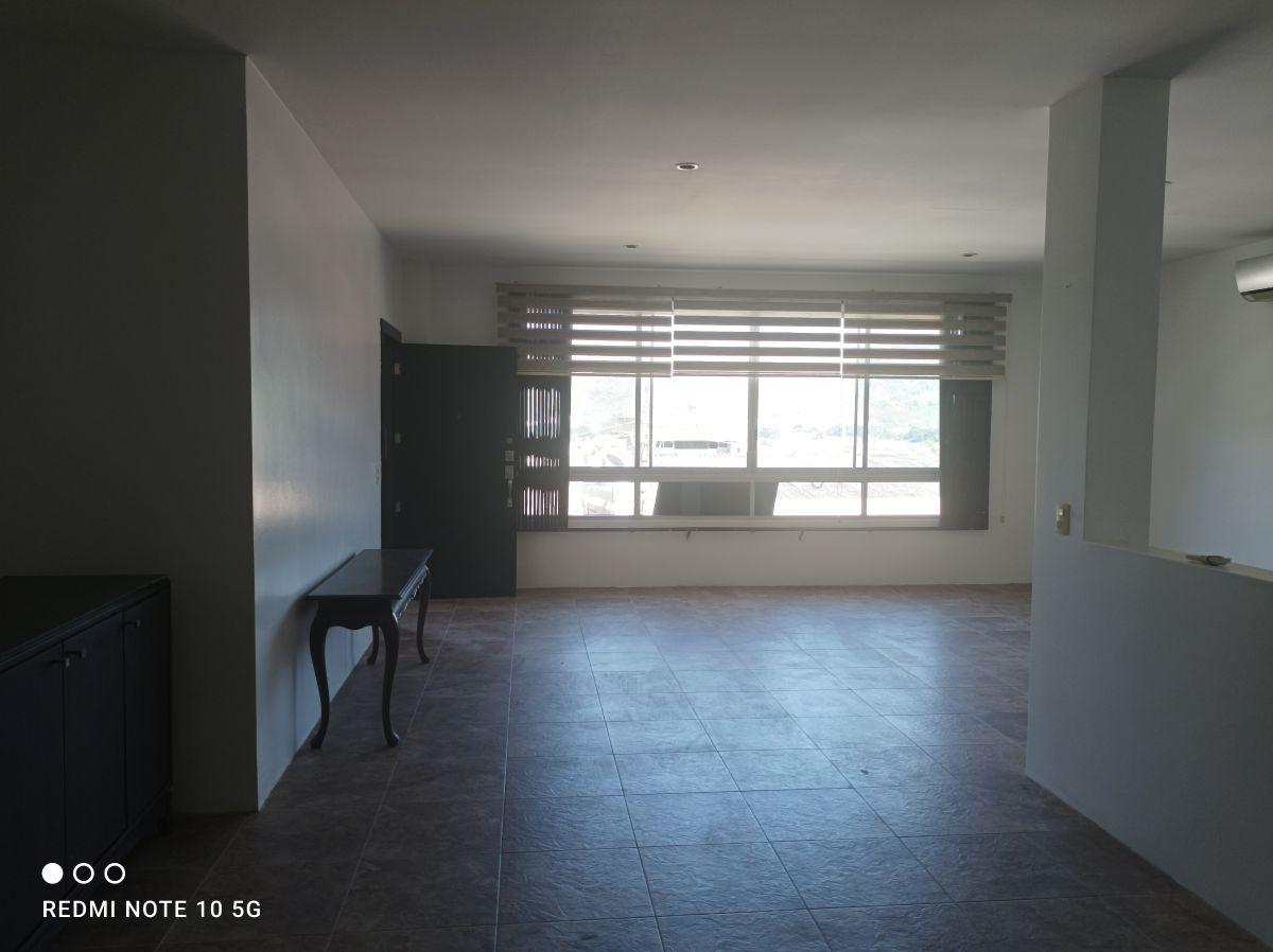 Lomas de Urdesa Vendo Departamento Elegante, 2 Dorm. con Opción a 3 Luminoso, Garaje 2 Carros, Guayas — imagen 10