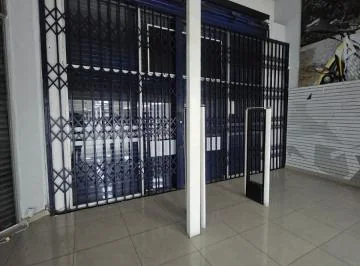 Propiedad Comercial Av 10 de Agosto — imagen 3
