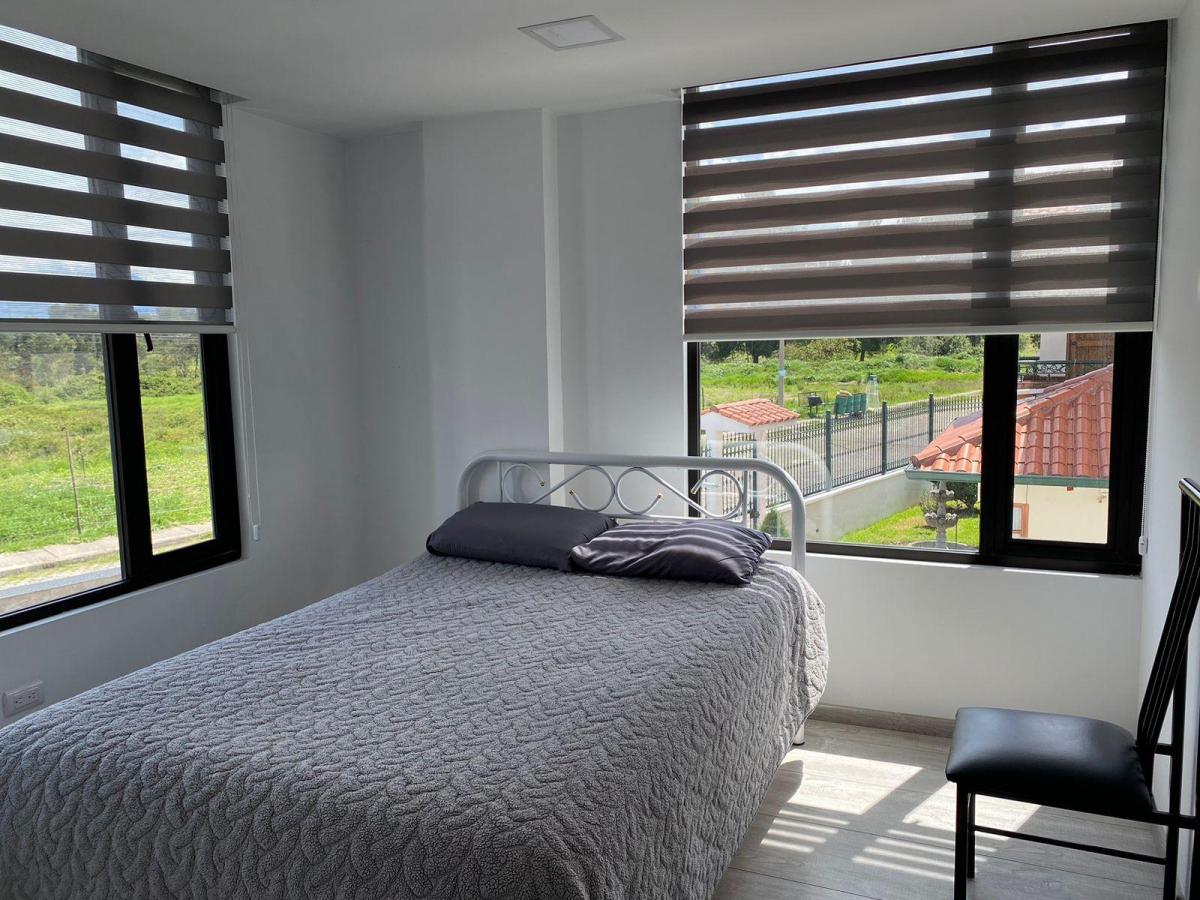 En Venta Hermosa y Amplia Casa Moderna, Ubicada en La Armenia. Provincia de Pichincha — imagen 9