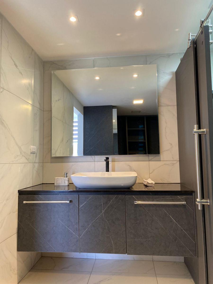 En Venta Hermosa y Amplia Casa Moderna, Ubicada en La Armenia. Provincia de Pichincha — imagen 4